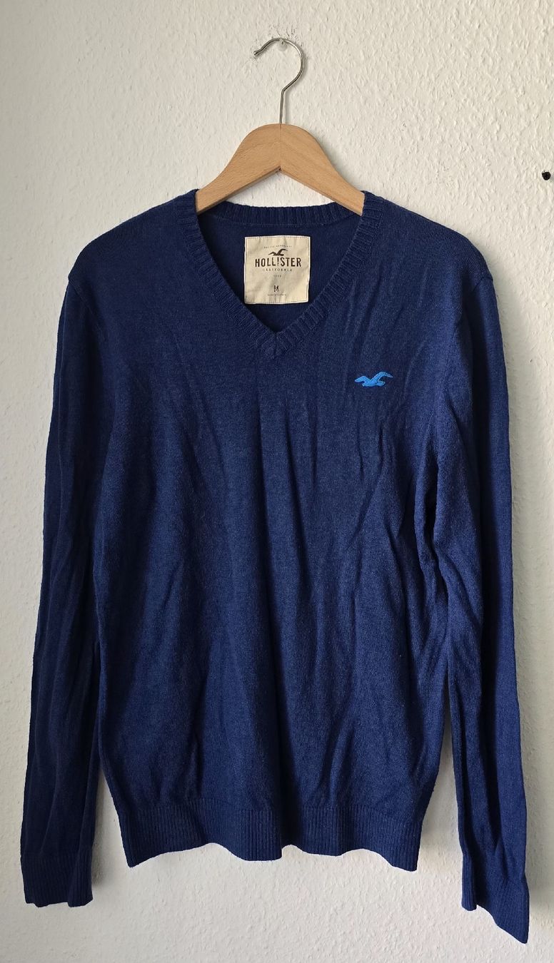 Hollister Pullover & Sweatshirts: Pull col V Hollister bleu marine taille M – Gebraucht aus Genève von MariaS2 1
