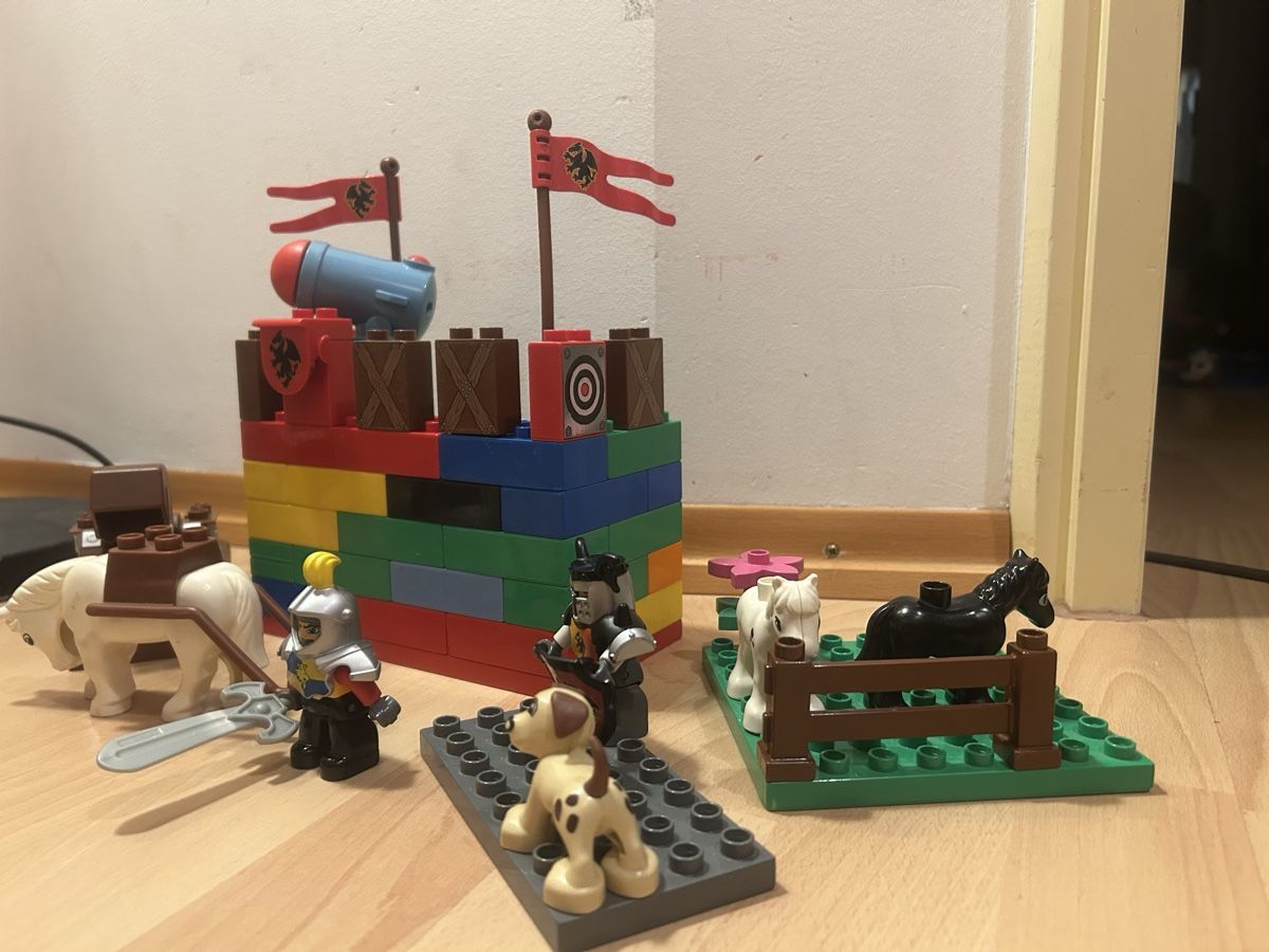 Lego Giocattoli: DIY Duplo Burg 🏰 – Usato da Rheinau venduto da samcale 1