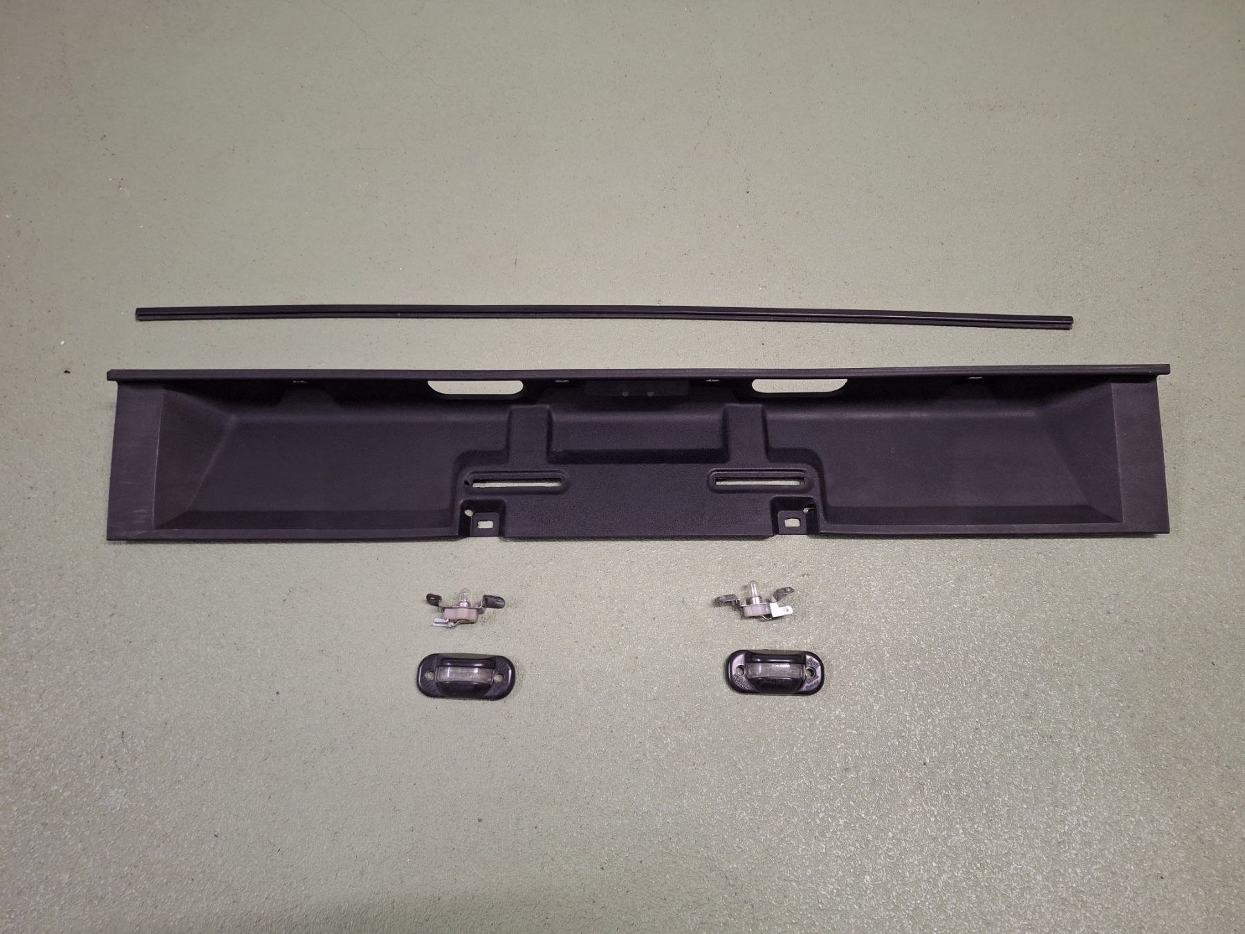 VW Alle Autoersatzteile: VW Golf 1 Cabrio Heckklappe Abdeckung usw. – Gebraucht aus Marbach LU von seven014