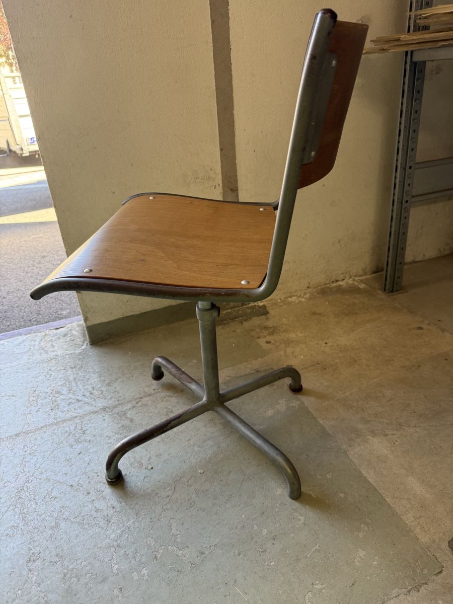 Chaises: Alter Schulstuhl, Chabby Chic – D'occasion à Zofingen par Freewilli78 1