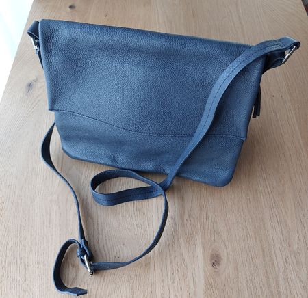 Umhängetasche Leder dunkelblau Damen Tasche guter Zustand