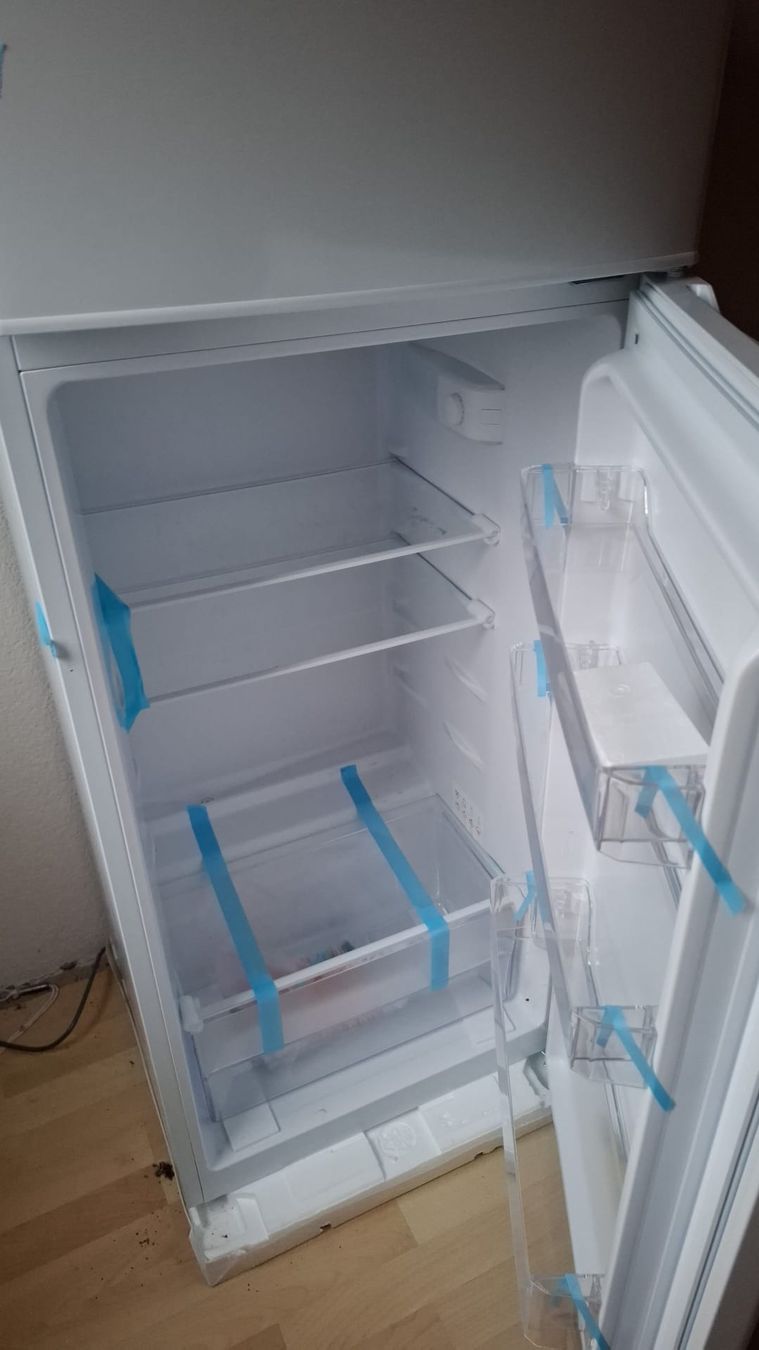 Frigoriferi: Kühlschrank mit Gefrierfach weiss – Nuovo (secondo la descrizione) da Unterkulm venduto da Beljasch 3