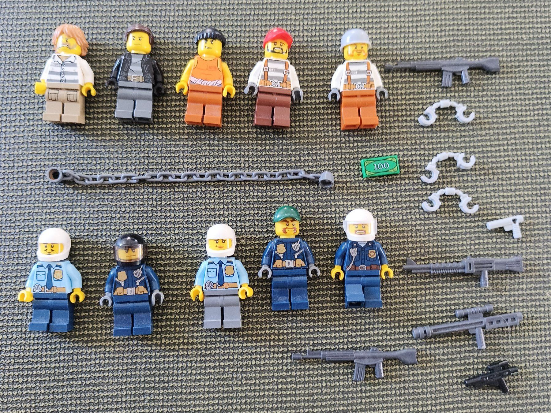 Lego Jouets: Set 10 Lego Figuren – D'occasion à Meilen par FAVALLID