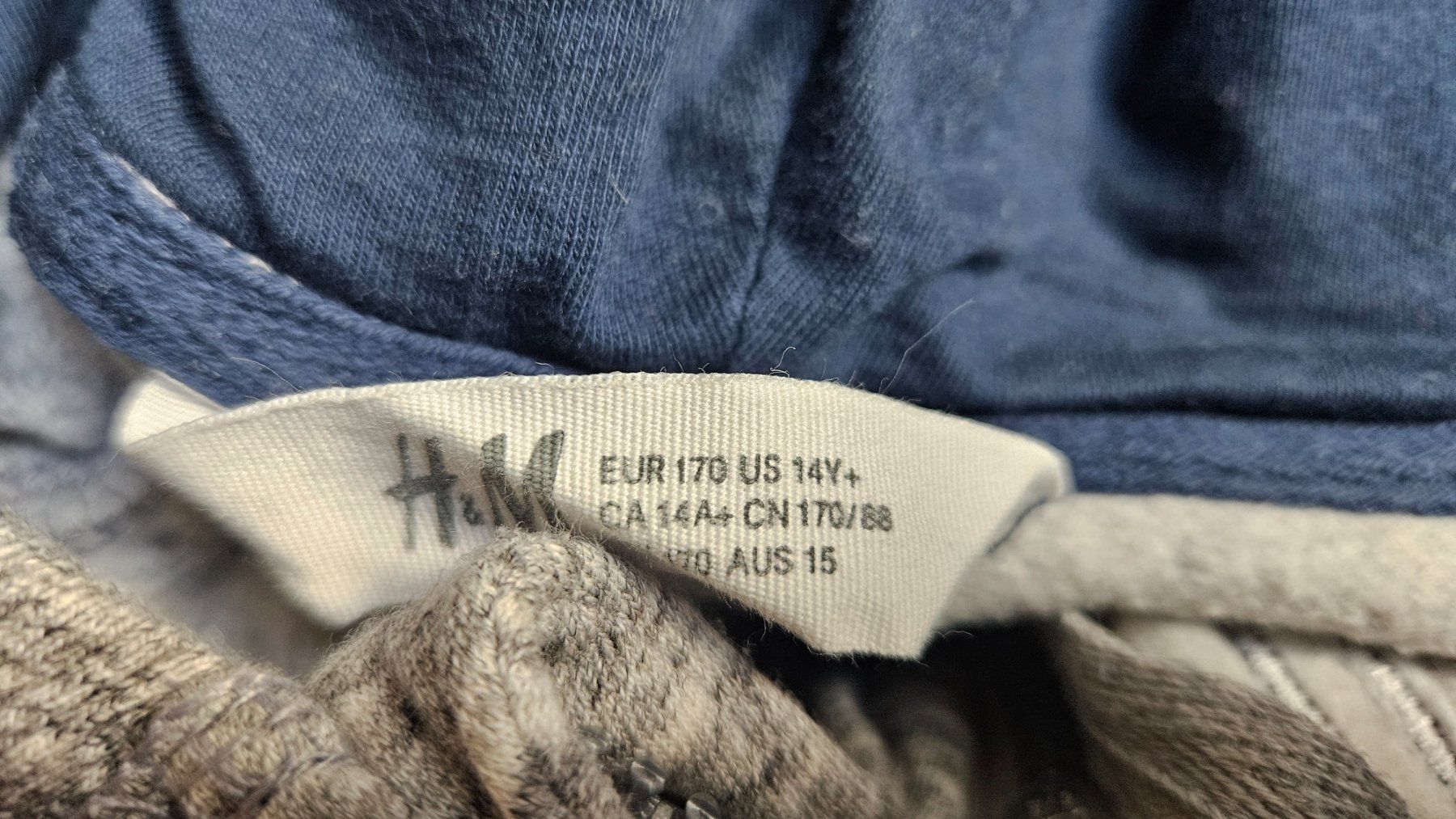 H&M Pullover & Sweatshirts: Kapuzenpullover – Gebraucht aus Münchenbuchsee von Yothu 2