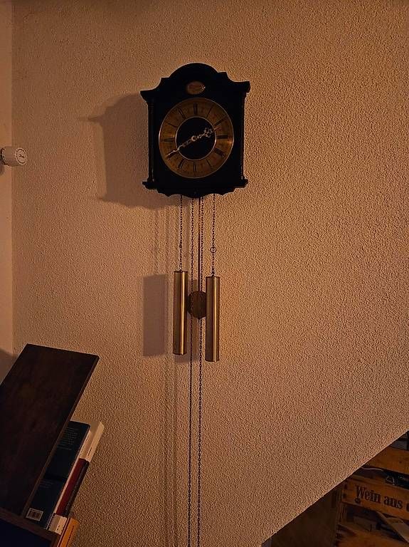 Orologi da terra & Orologi da parete: Wanduhr Pendeluhr Rustikal  – Usato da Biel/Bienne venduto da nil_8jcs