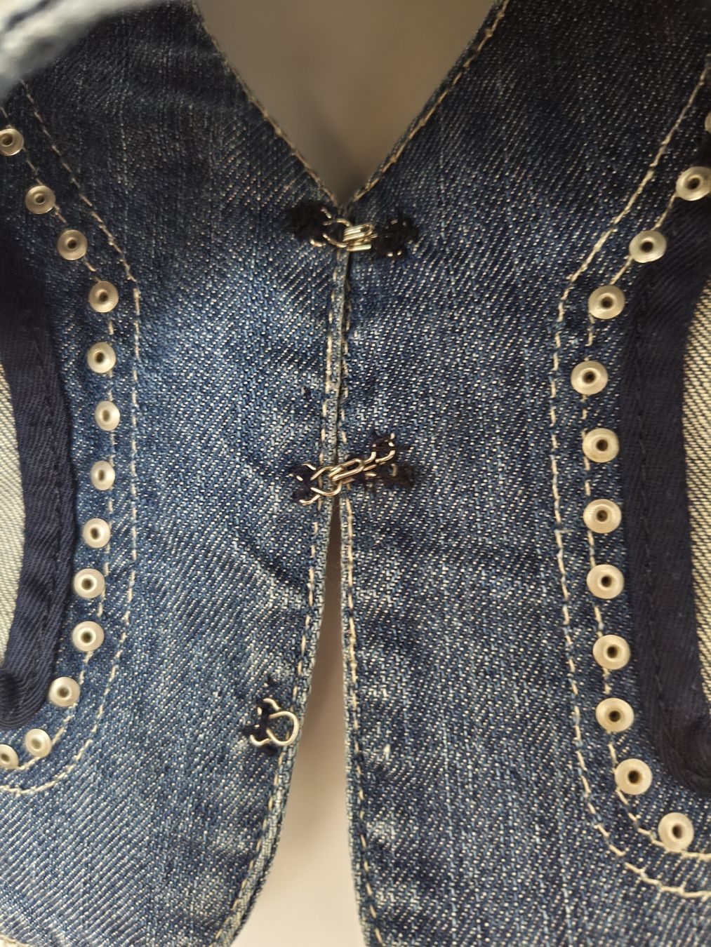 Gilet & Giacche senza maniche: Y2K denim vest – Usato da Zürich venduto da jac_qw7q 4