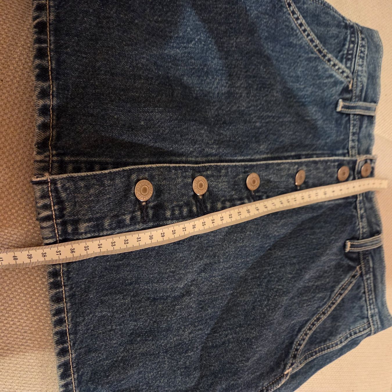 Levi's Gonne: Cooler Levi's Jeansjupe Grösse S/27 – Nuovo (secondo la descrizione) da Davos Platz venduto da nicoletta06 6