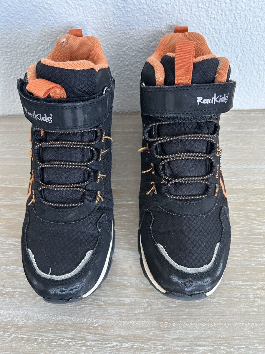 Scarpe per ragazzi: Kinder Schuhe Romikids schwarz orange Grösse 32 – Usato da Wolhusen venduto da eve_m6cg 2
