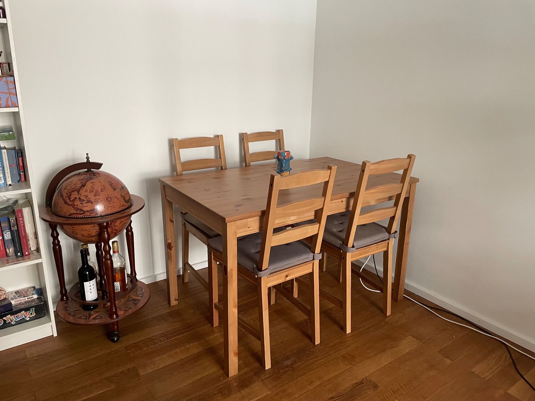 Ikea Set di tavolo e panche: Esstisch mit 4 Stühlen – Usato da Basel venduto da ana_lk2p