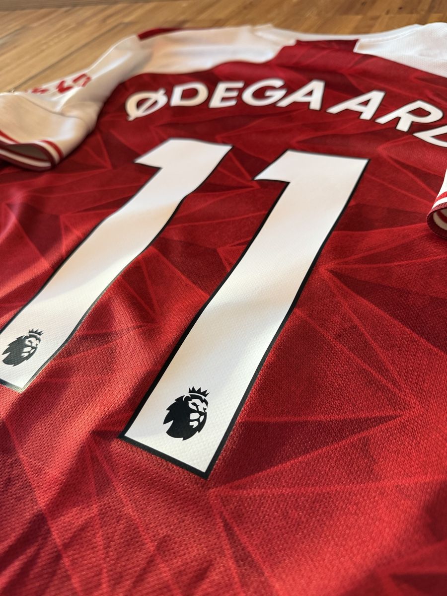 Adidas Canottiere & Pantaloni: Original Odegaard Arsenal 2020/21 Trikot M – Usato da Burgdorf venduto da Shirtsy 2