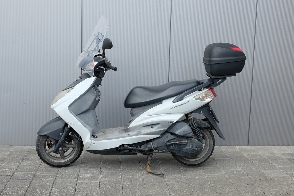 Yamaha Scooter: Yamaha XC125 – Usato da Sargans venduto da pirelli146
