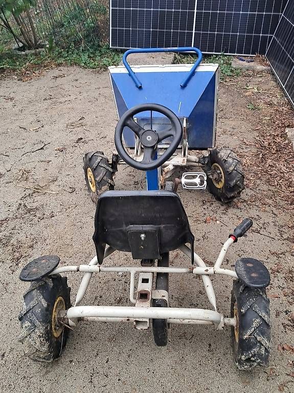 Veicoli per bambini: Kinderbaumaschine / Go-Kart/ Kipper  – Usato da Trimbach venduto da Timewarp 2