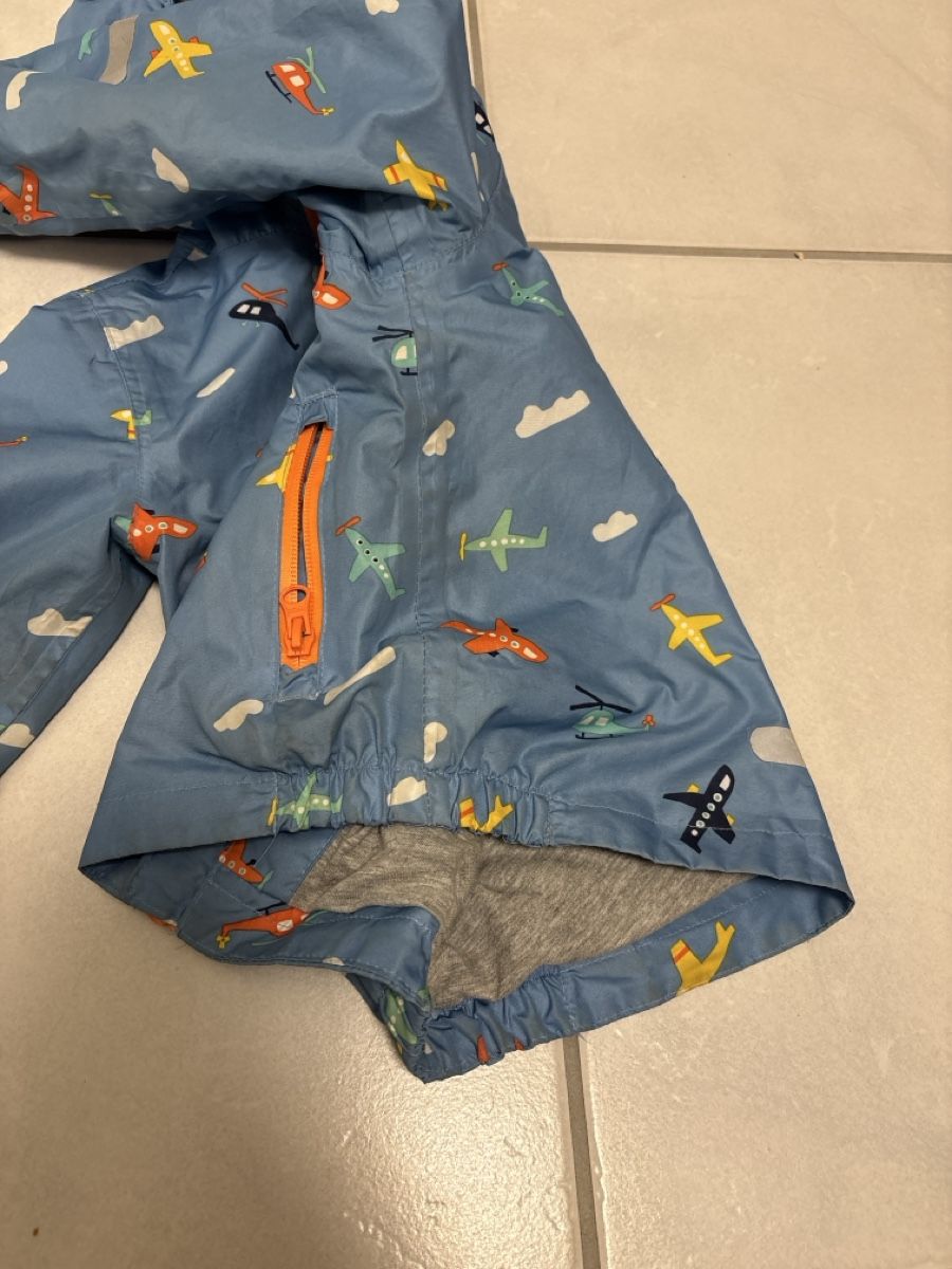Giacche & Cappotti: Kinder Regenjacke blau Flugzeugmuster 86/92 – Usato da Pfäffikon ZH venduto da Shona 1
