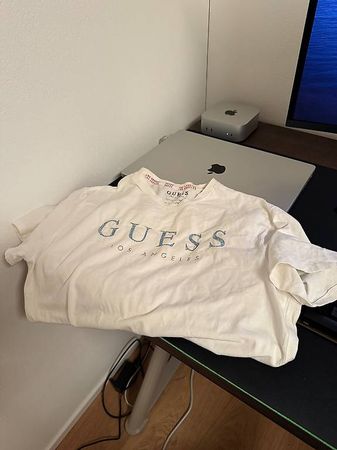 Guess Los Angeles T-Shirt (Größe L) – Top-Dawg-Drip