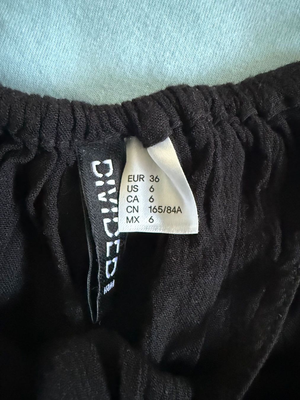 H&M Top: Schwarzes Top H&M – Usato da Altendorf venduto da am9j_nt 1