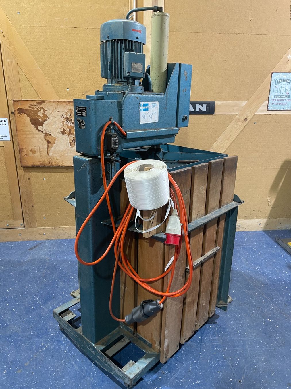 Tutte le macchine: Hydraulikpresse – Usato da Belp venduto da machrismo24 7