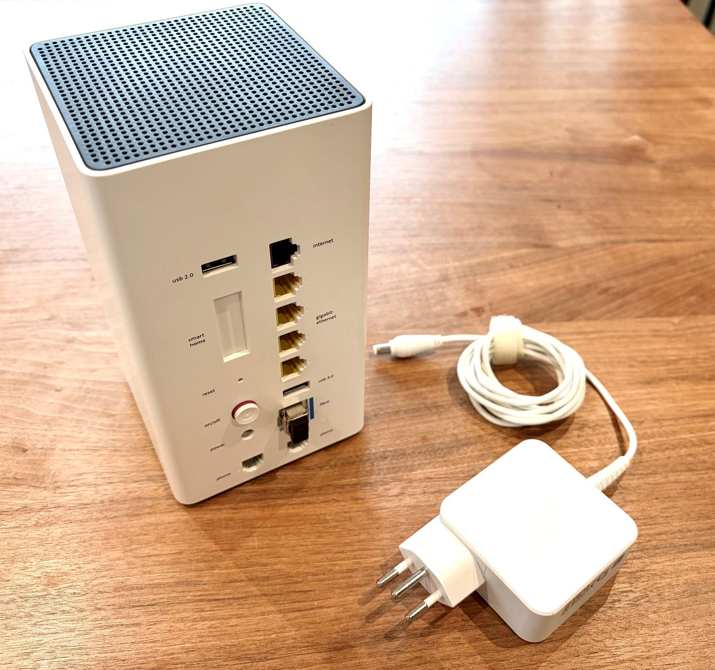 Swisscom Modem & Router: Swisscom Internet Box 2 – Usato da Opfikon venduto da funky-monkey 1