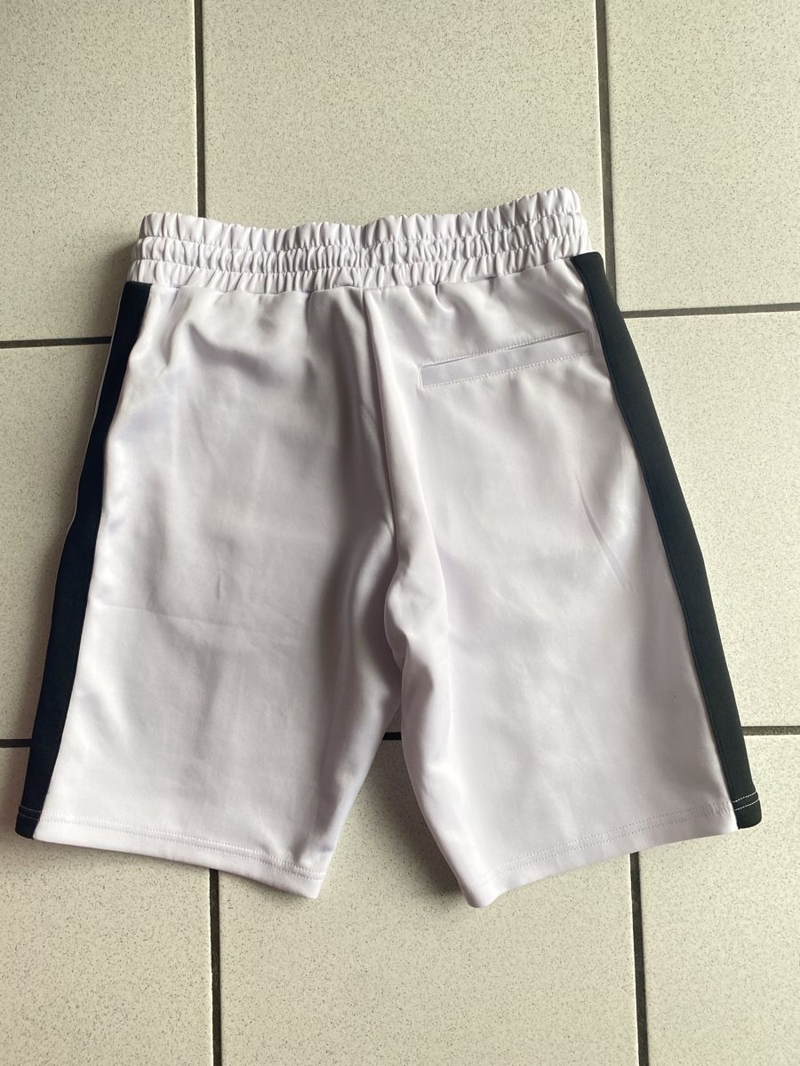 Pantalons: Shorts weiss Grösse M neuwertig – Neuf (Voir description) à Etziken par Byama 1