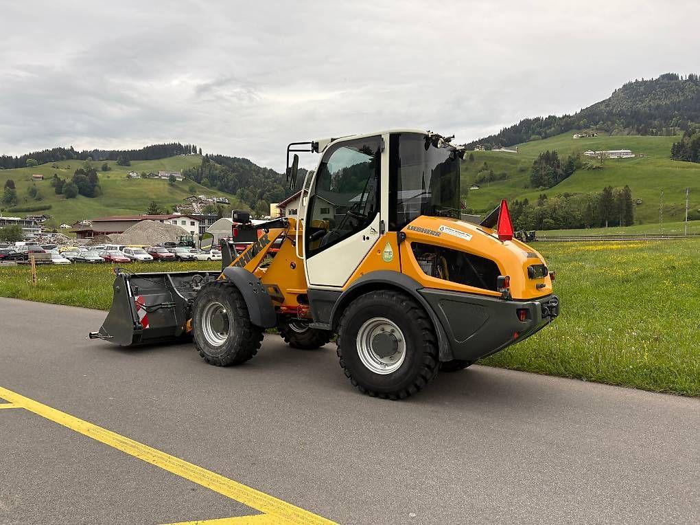 Liebherr Caricatori: Liebherr L508C Radlader – Usato da Rothenthurm venduto da FHS6418 2