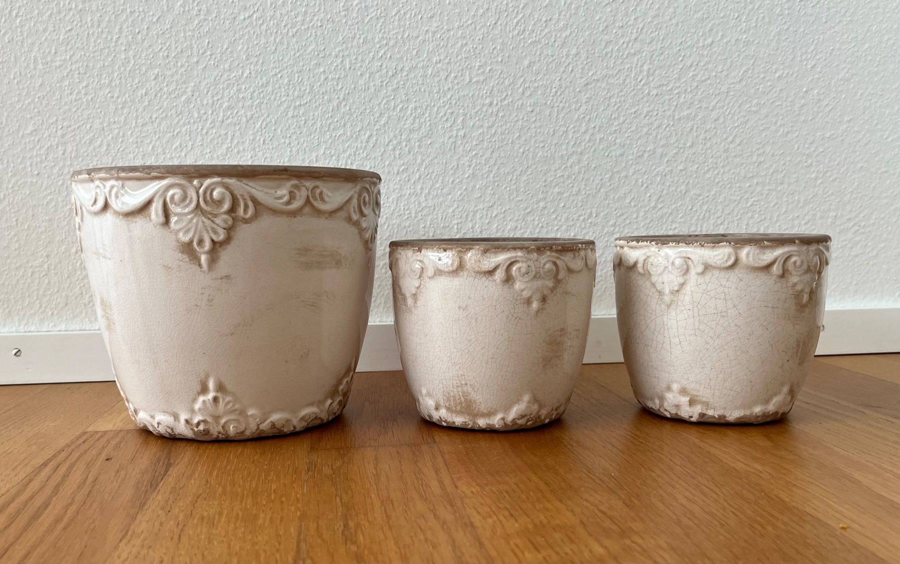 Pots de fleurs: 3 Übertöpfe Cachepots Shabby Chic – D'occasion à Allschwil par millefiori3