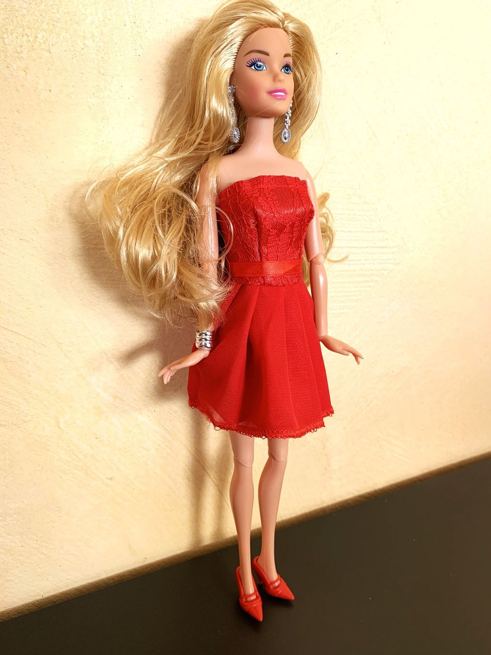 Bambole: BARBIE-KLEID ROT MIT SCHUHEN **NEU** – Nuovo (secondo la descrizione) da Starrkirch-Wil venduto da Evelyne222 1