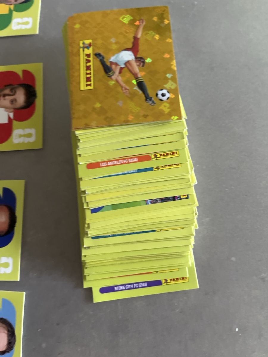 Panini Carte collezionabili: Raúl Jiménez Extra sticker + 100 paninis 2026 – Nuovo (secondo la descrizione) da Geroldswil venduto da maagmusichall 2