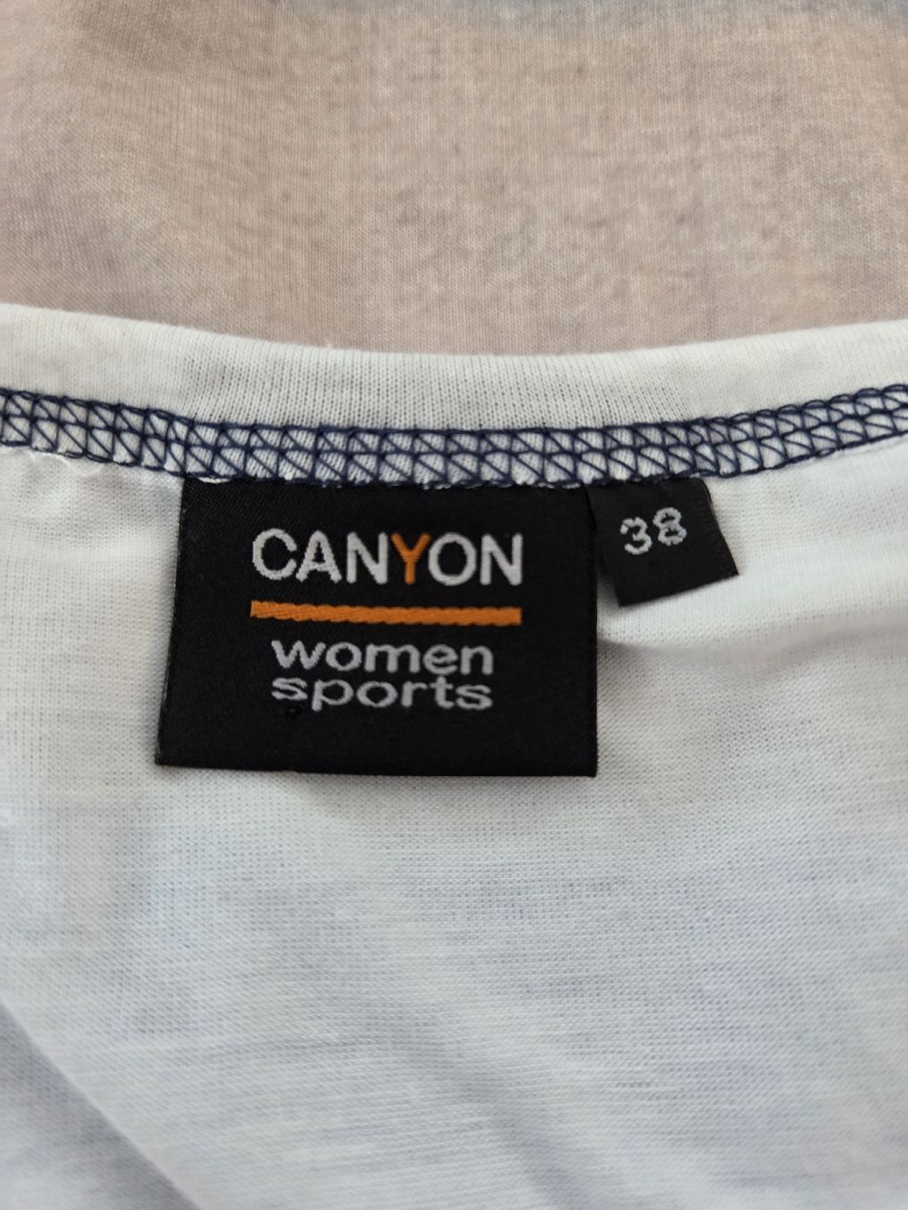 T-shirt: schönes T-Shirt, Canyon – Nuovo (secondo la descrizione) da Wiesendangen venduto da Sinhuk 1