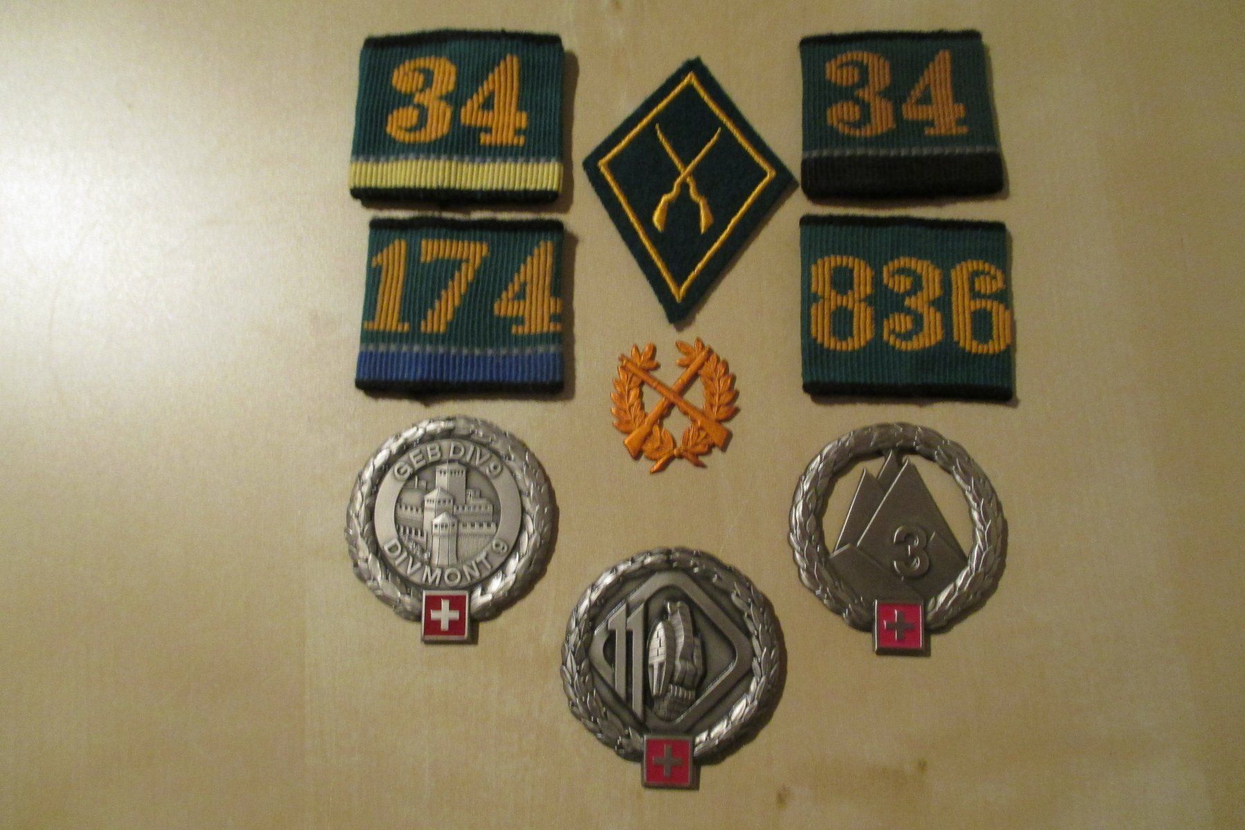 Schweizer Armee Placchette & Badge: Schweizer Armee Gebirgsinfanterie 1966 – Usato da Lützelflüh-Goldb venduto da wli_9wqr 1