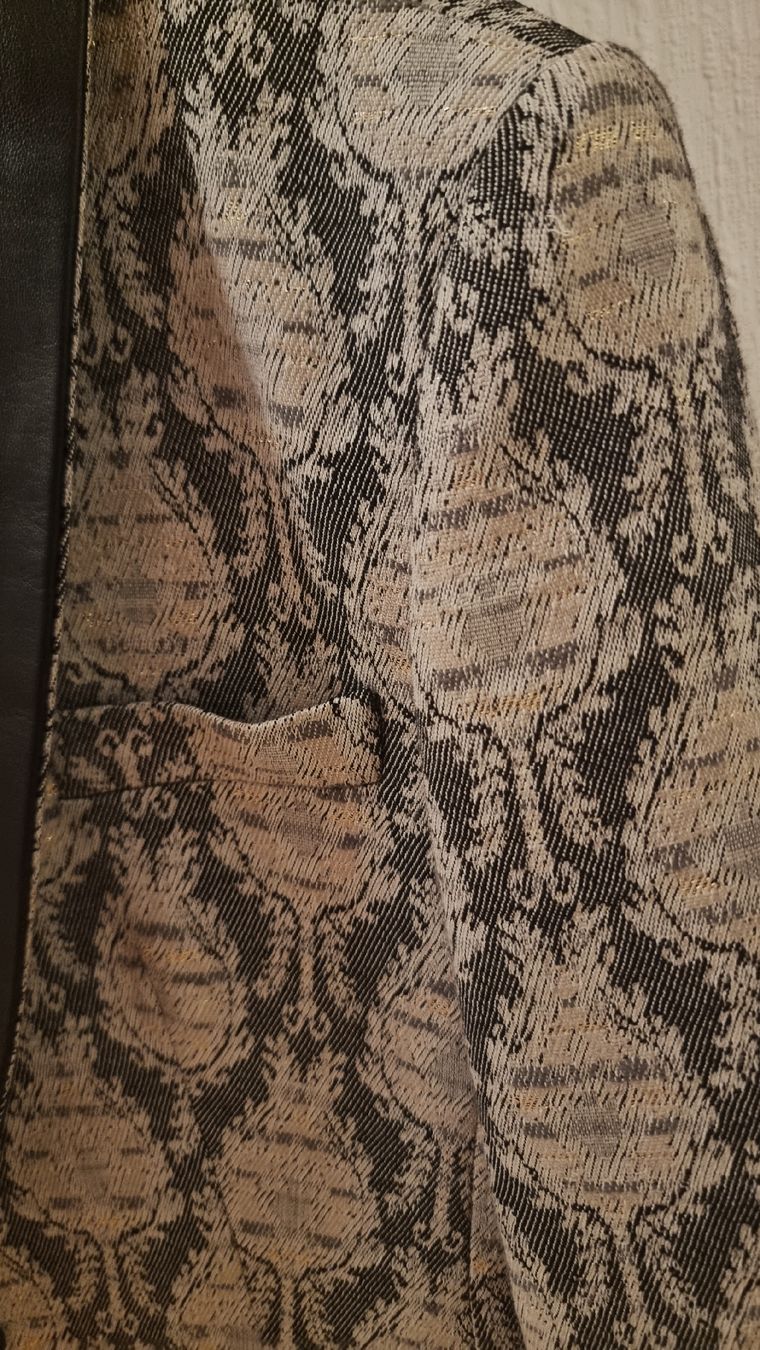Maje Jacken: Veste - Blazer Maje 40 jacquard noir  – Gebraucht aus Vevey von fer3ica 3
