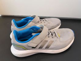 Adidas-Turnschuh, Grösse 38 2/3