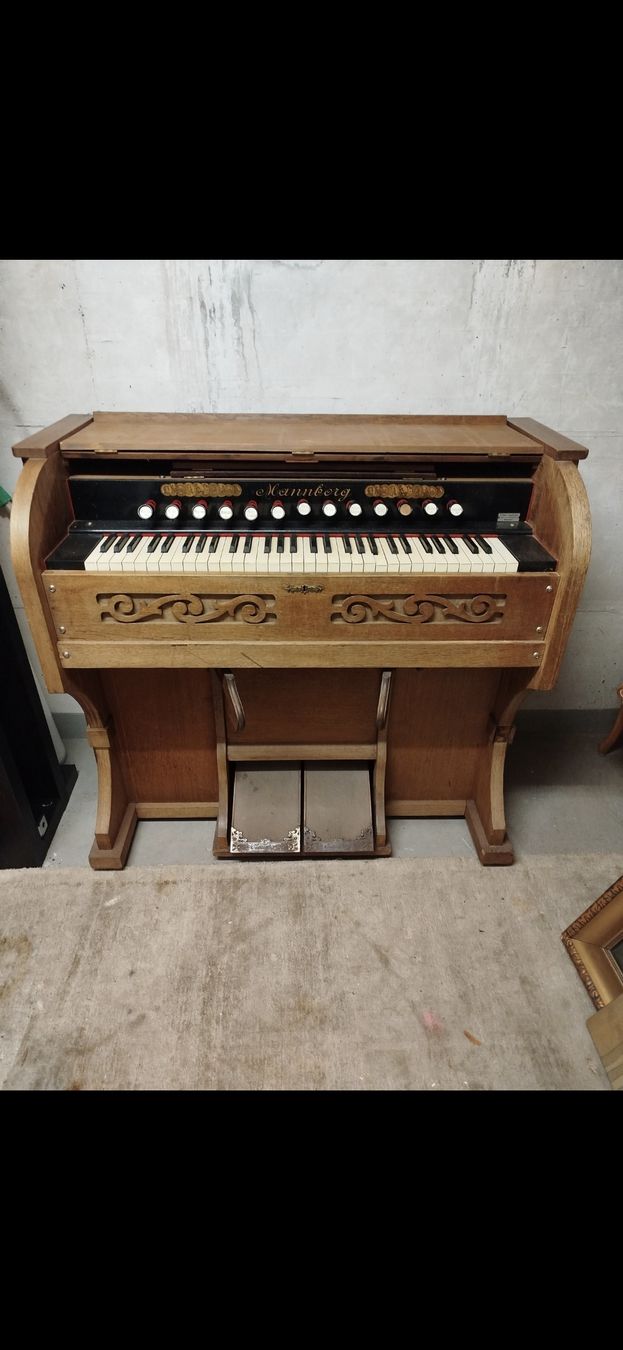 Strumenti musicali: antik piano – Usato da Niederhasli venduto da Bertanas78
