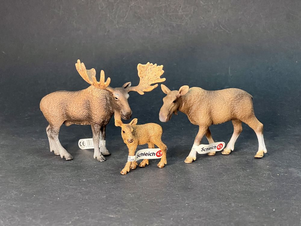 SCHLEICH 14619 - Wild Life Elch Bulle Figur, Detailgetreu Handbemalt, Ca. 13,5x8x10 Cm