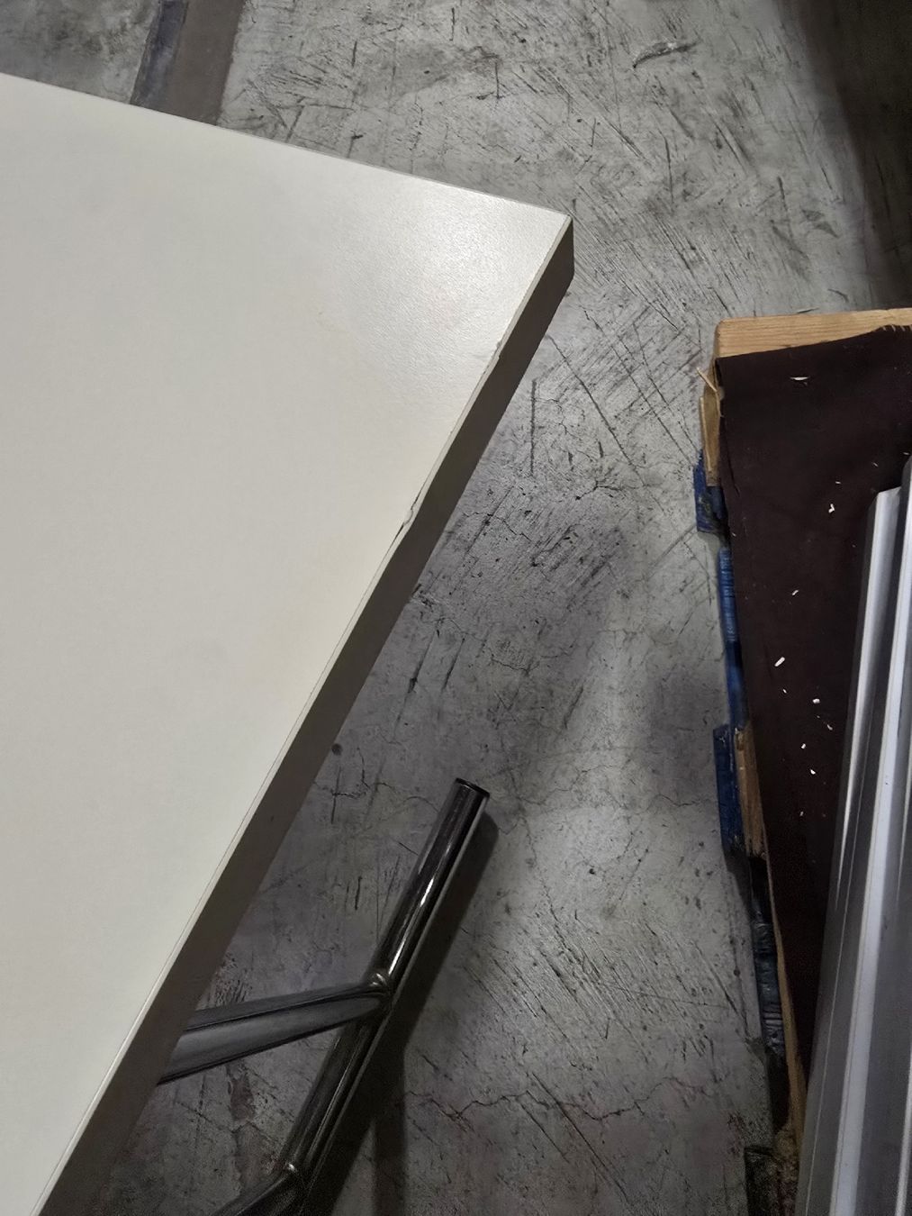 Tische: Tischplatte mit Metallgestell chrom  klappe bar – Gebraucht aus Safenwil von Leo.87. 2