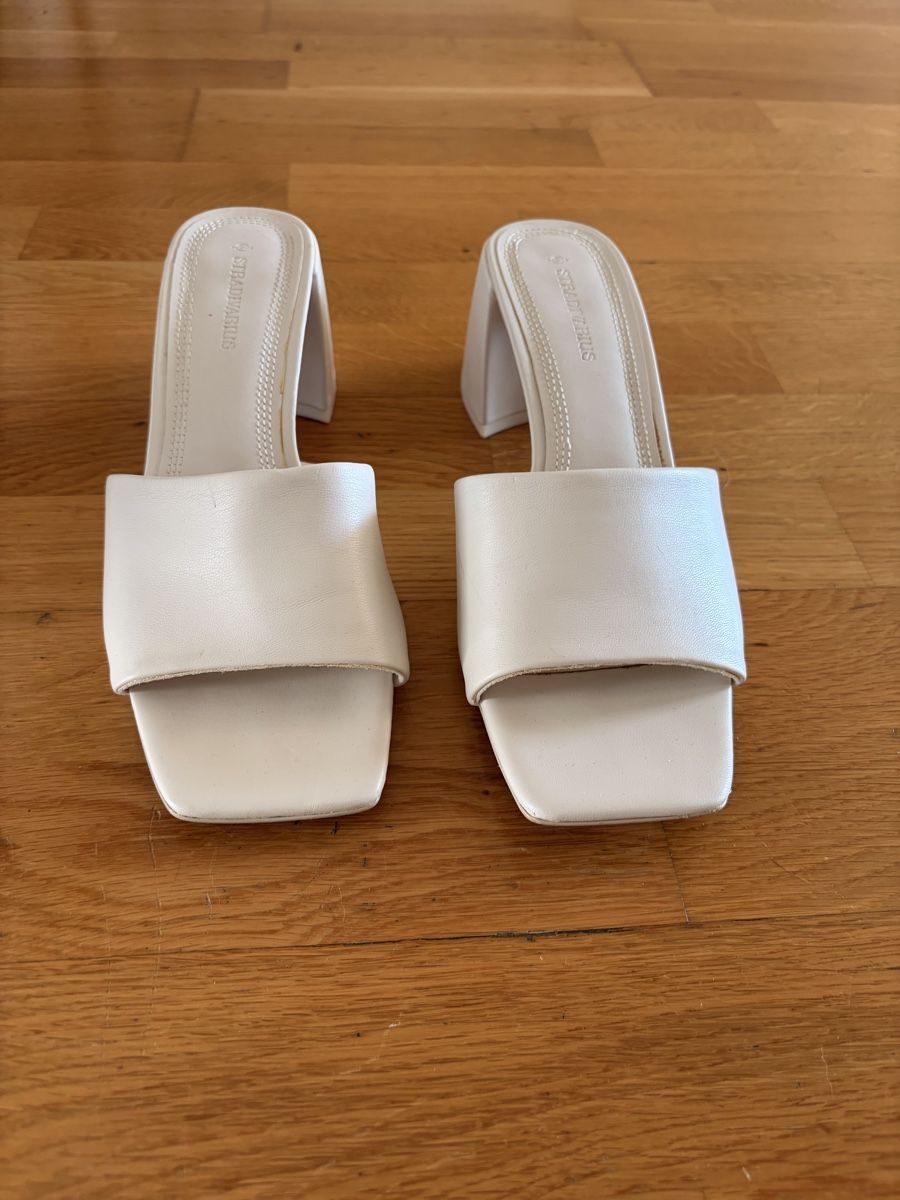 Stradivarius Damenschuhe: Chaussures à talons – Gebraucht aus Biel/Bienne von jes_6k7t 1