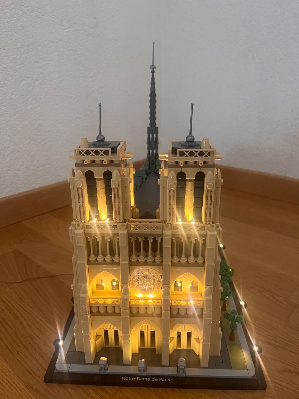 Lego Kit di costruzioni: LEGO architecture Notre-Dame de Paris, 21061, complet – Usato da Sion venduto da crm_f5f9 1