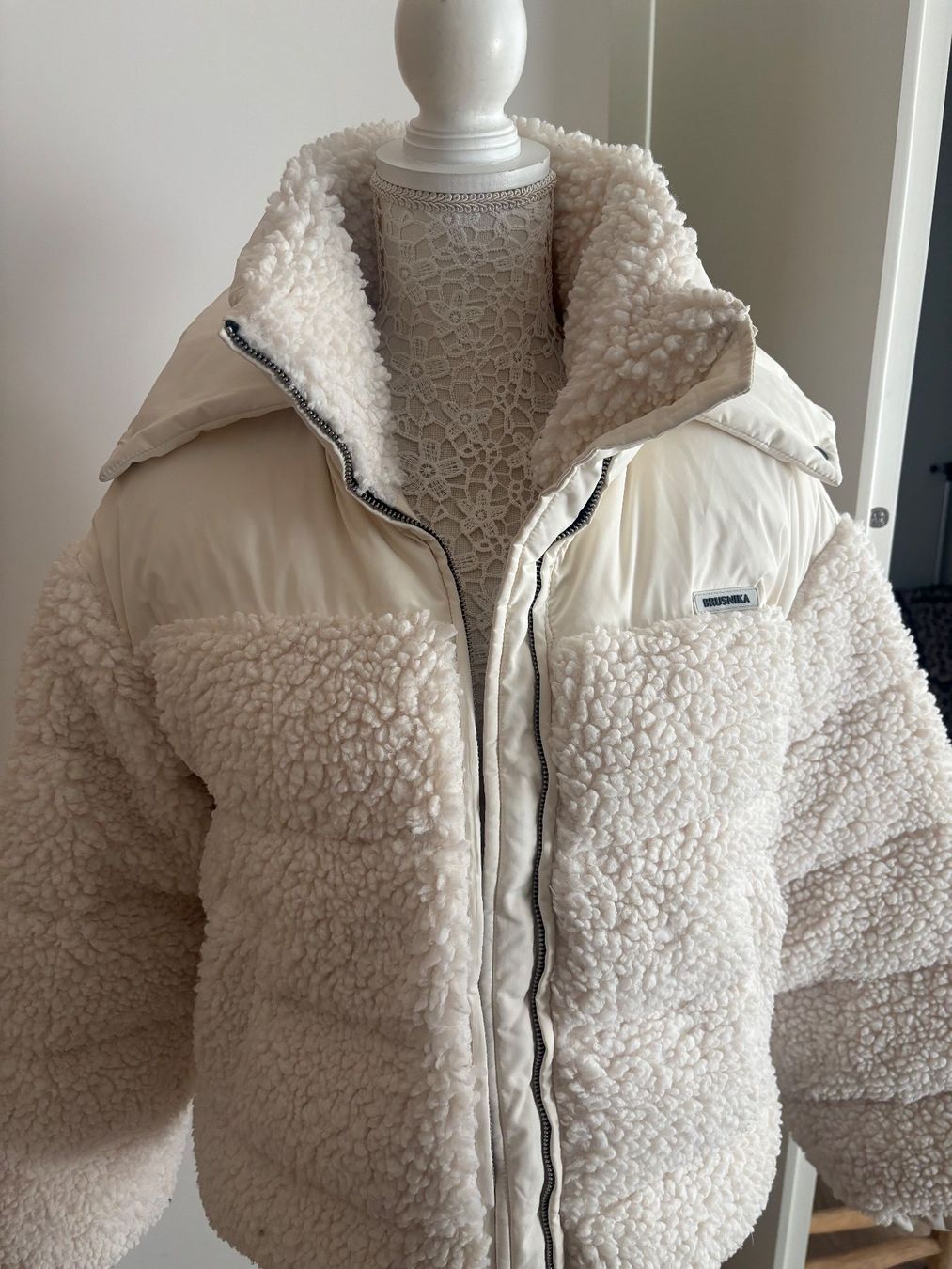Giacche: Sehr schöne Daunenjacke off-white S – Usato da Zürich venduto da McQeen 4
