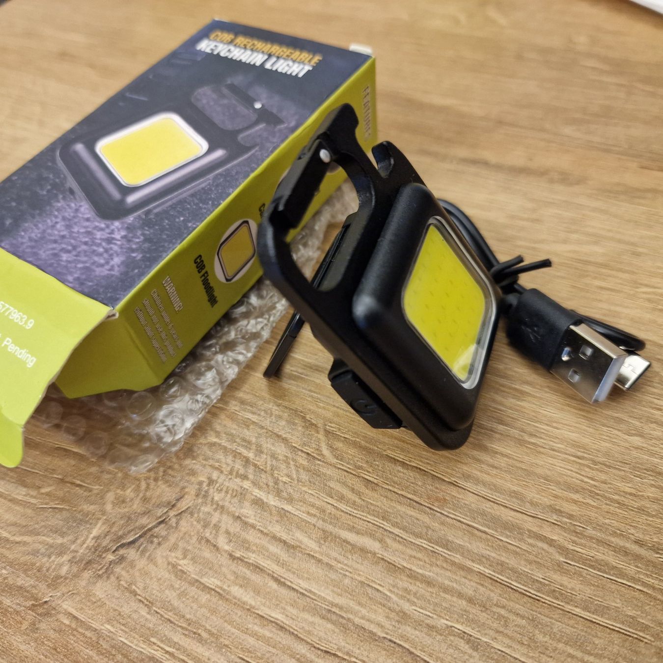 Lampade: Portable mini lampe LED USB, porte clé, magnétique – Nuovo e nell'imballaggio originale da Yverdon-les-Bains venduto da rogi80 4