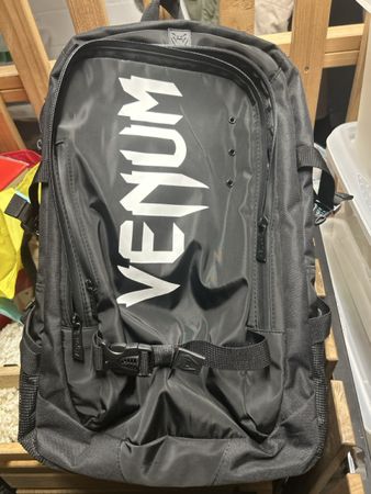Venum Rucksack, Neu aber Defekt (kann man Nähen)