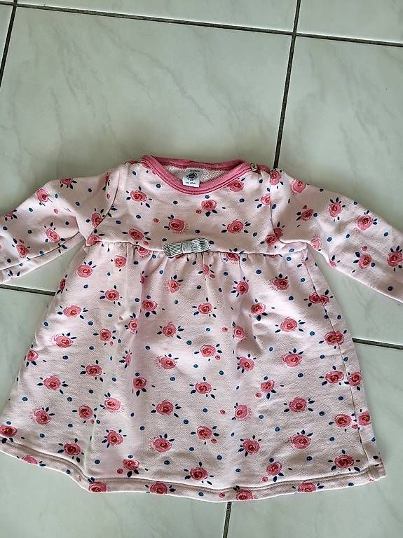 Vestiti & Gonne: 3 Kleidchen Kleider Gr. 86 + 98 + 98 – Usato da Fällanden venduto da vickita1