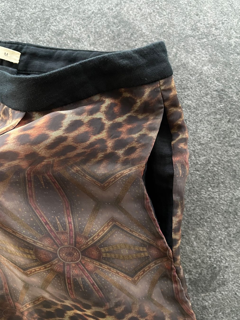 Pantaloni: HONG 3 Damen Shorts - Größe M – Usato da Kilchberg ZH venduto da Simlife 5
