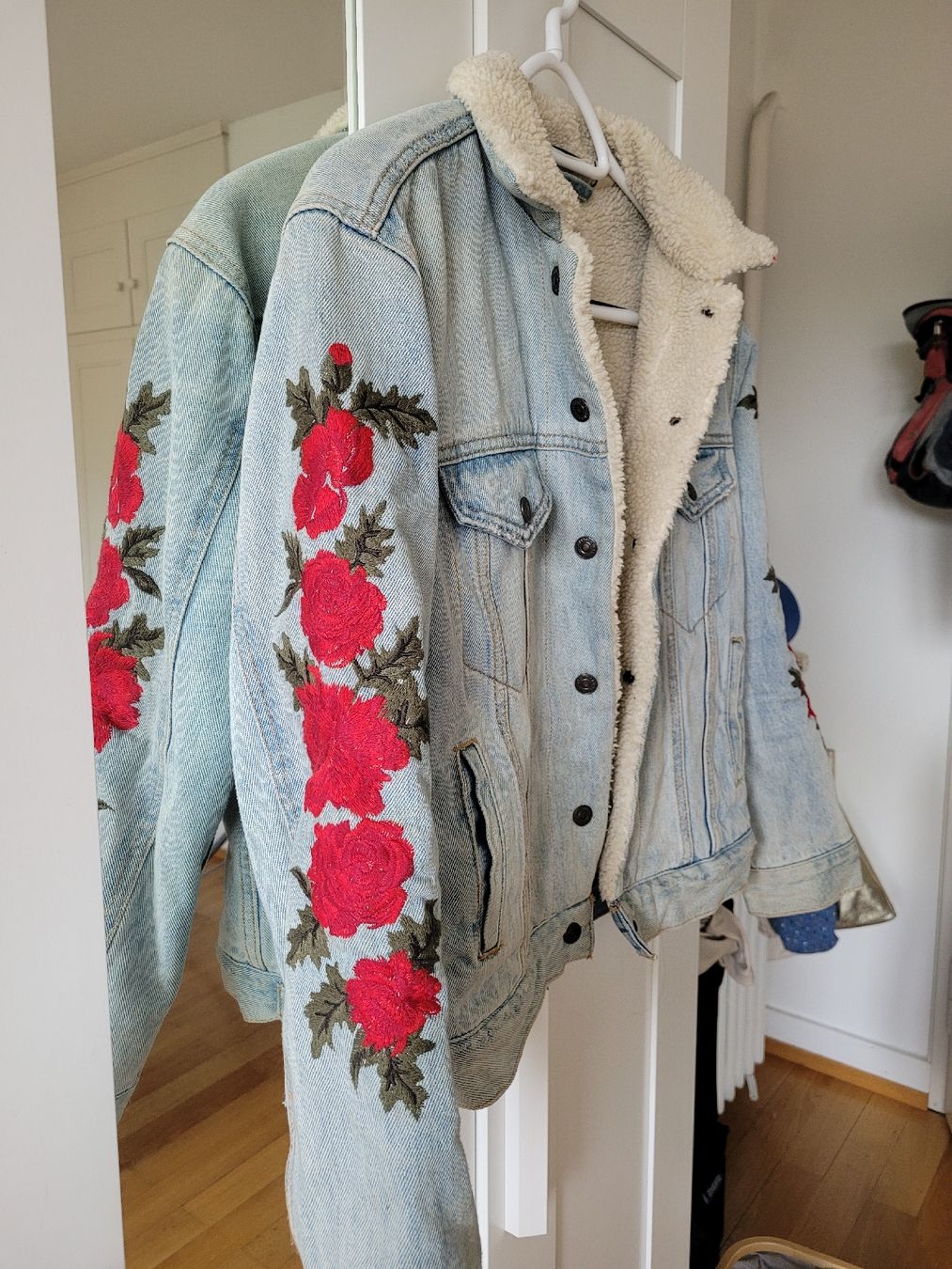 Levi's Giacche: Gefütterte Levis Jeansjacke – Usato da Olten venduto da Greenbaglady 2