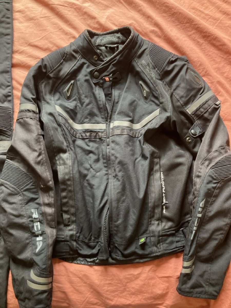 Lotti di vestiti: Motorradkombi Textil Richa – Usato da Bern venduto da der_cenzo