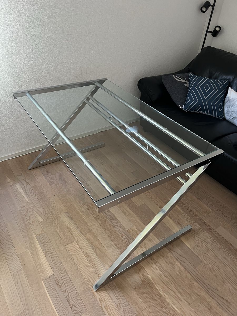 Scrivanie: Bürotisch aus Glas – Usato da Arbon venduto da Vauxhall92