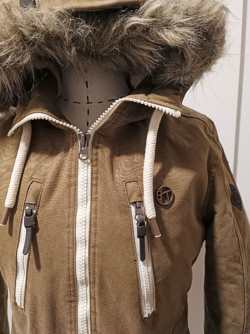 Giacche: Winterjacke Gr M – Usato da Bürglen TG venduto da Ivy93 1
