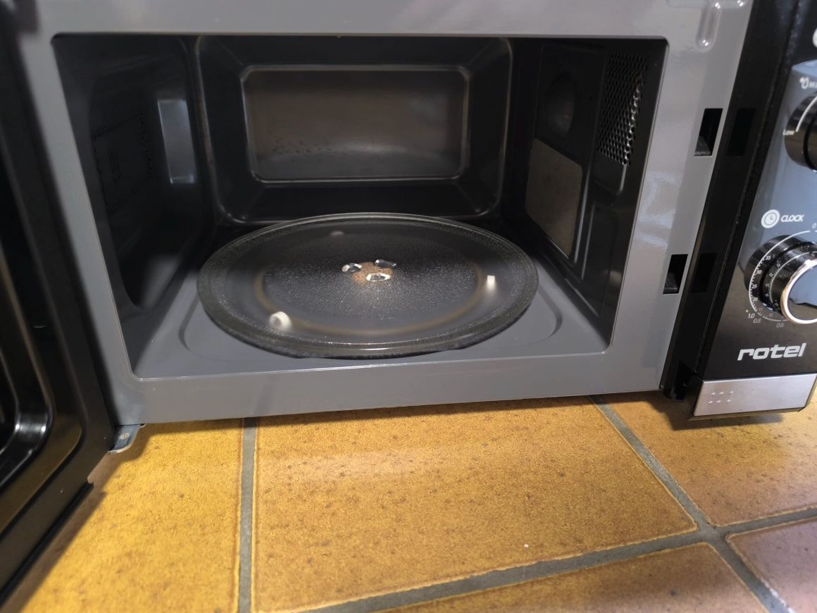 Rotel Backöfen: Micro-ondes Rotel – Bon état – Gebraucht aus Yverdon-les-Bains von mer_9whm 3