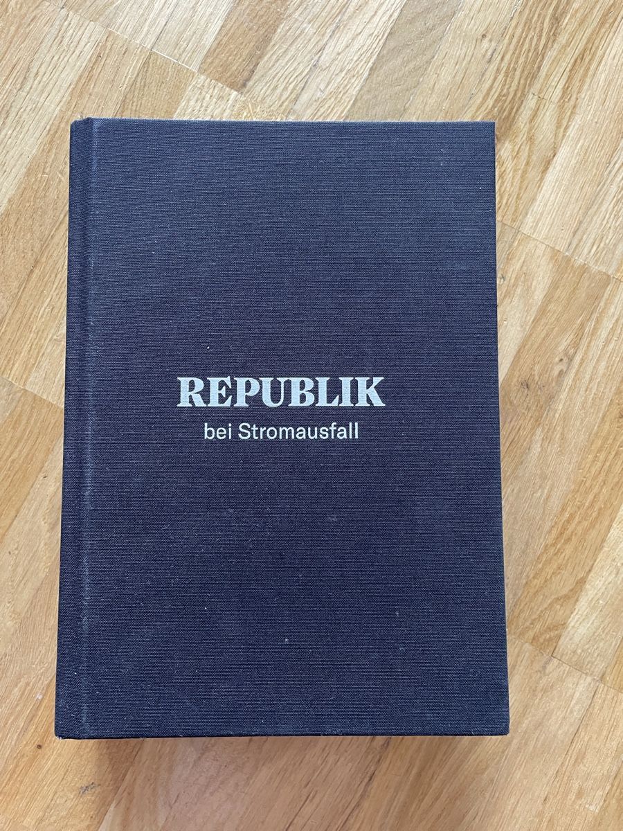 Libri: Republik bei Stromausfall – Usato da Zürich venduto da blooddrunk