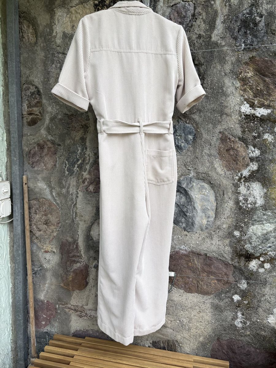 Monki Tute: Cord Onesie von Monki – Usato da Zürich venduto da jepperem 3