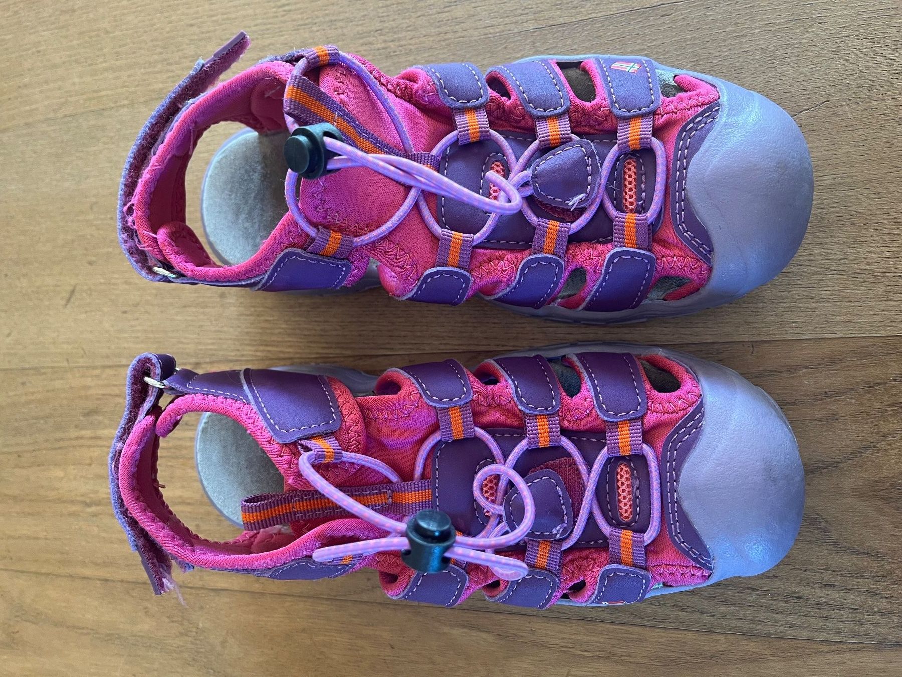 Schuhe für Jungen: Sandalen von Trollkids – Gebraucht aus Sarnen von simanderhalden