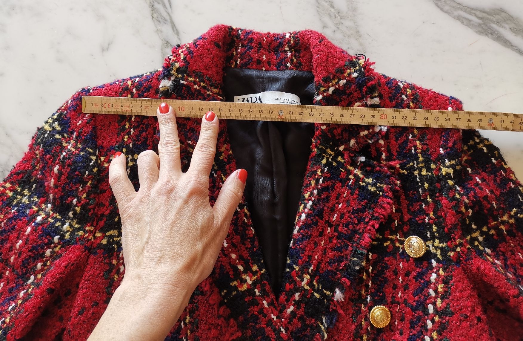 Zara Giacche: Zara Karo Boucle Blazer  – Usato da Uerikon venduto da pink_flamingo 5