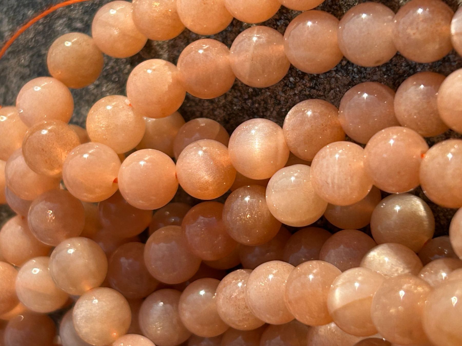 Minerali & Pietre curative: Strang Sunstone Level 1 Kugeln 6 mm – Nuovo e nell'imballaggio originale da Niederrohrdorf venduto da Ytobi